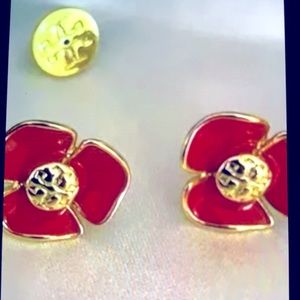 NWT TORI BURCH RED PETAL FLOWER.